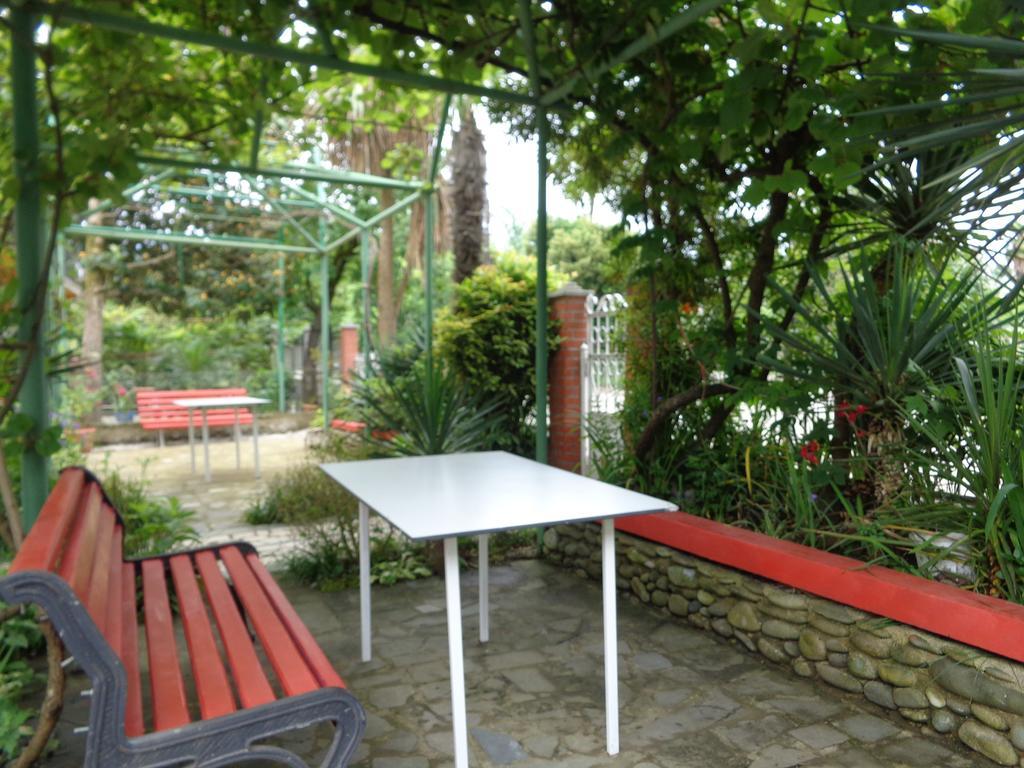 White Guest House Batumi Szoba fotó