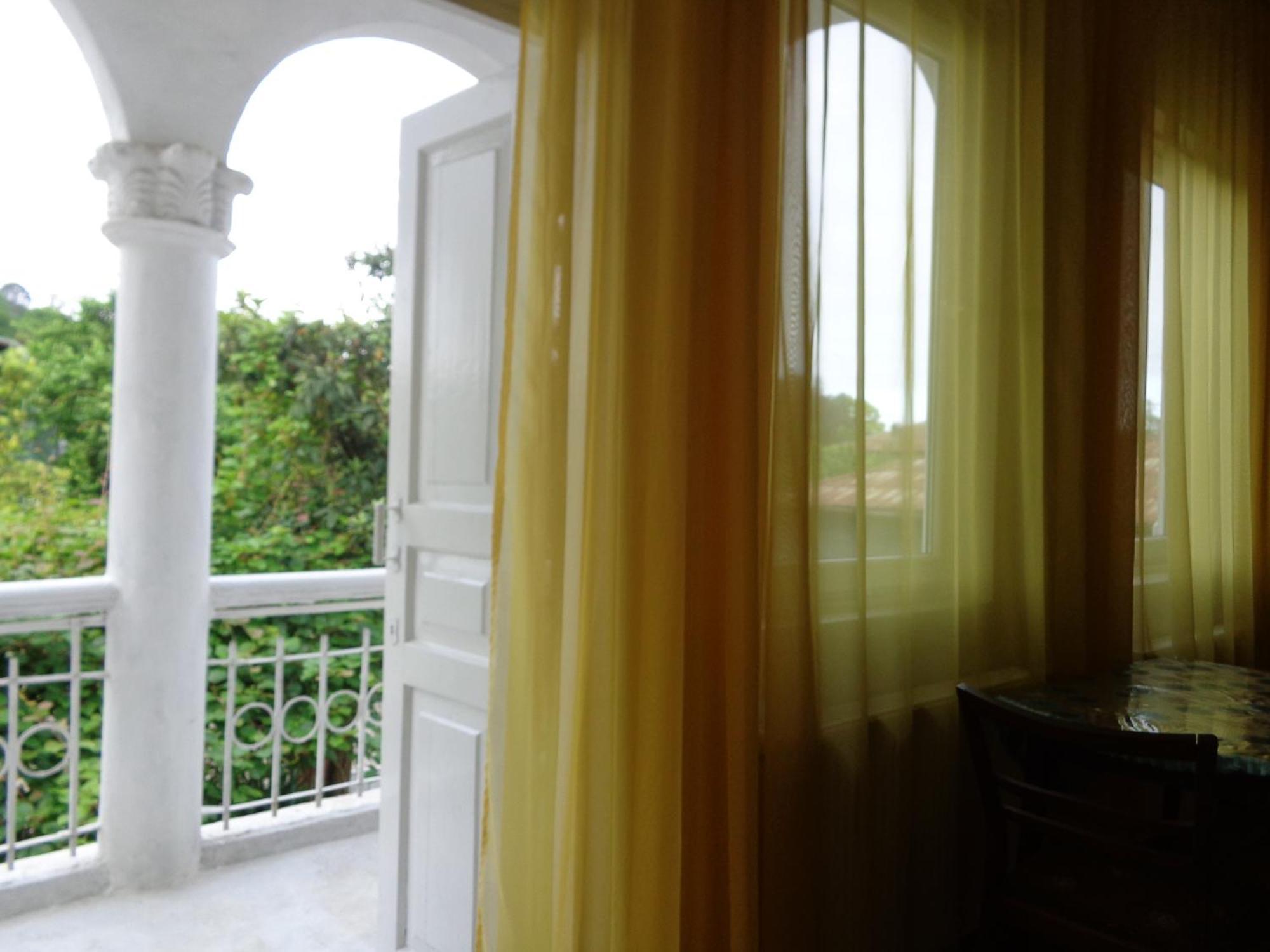 White Guest House Batumi Szoba fotó