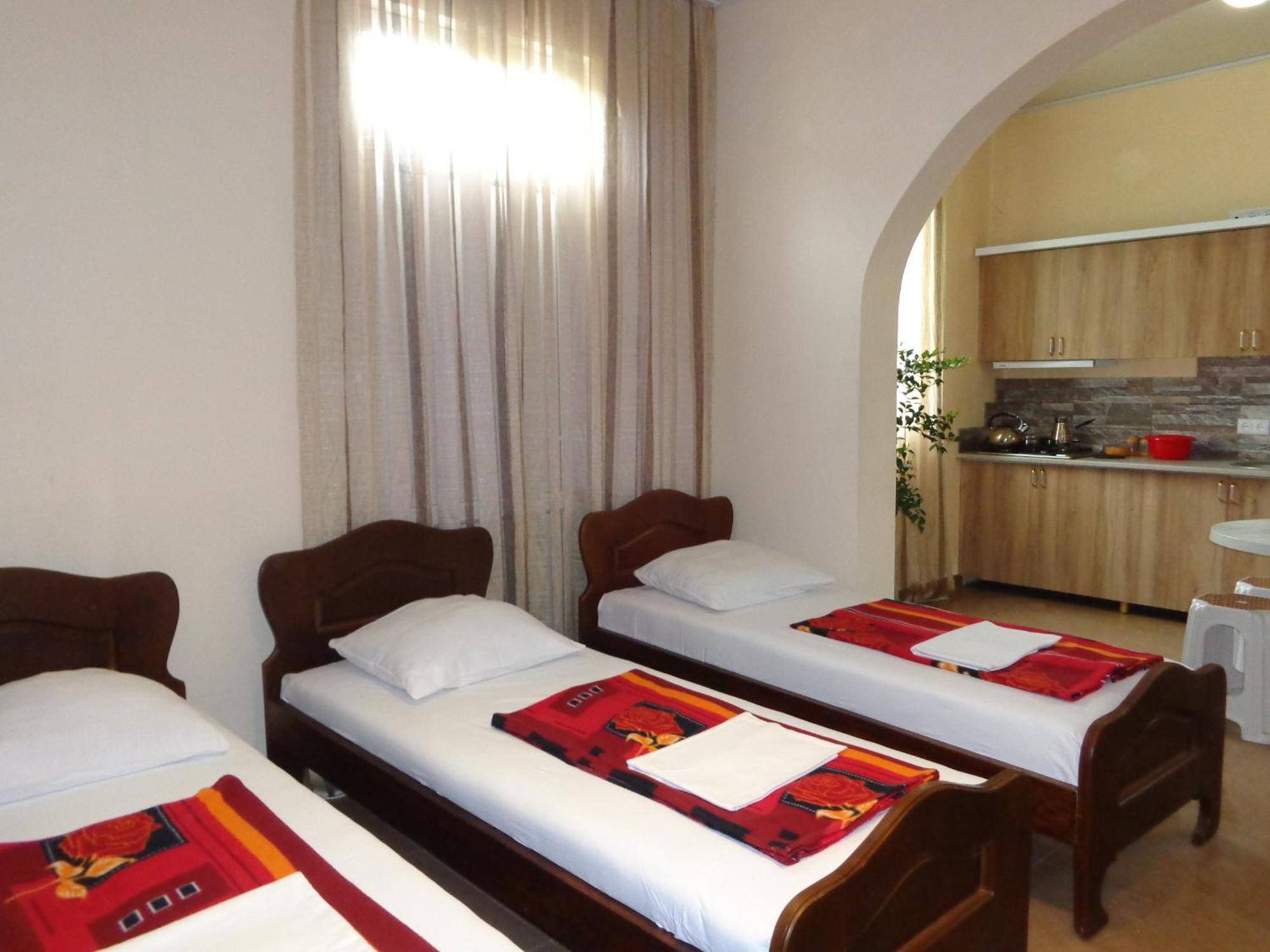 White Guest House Batumi Szoba fotó