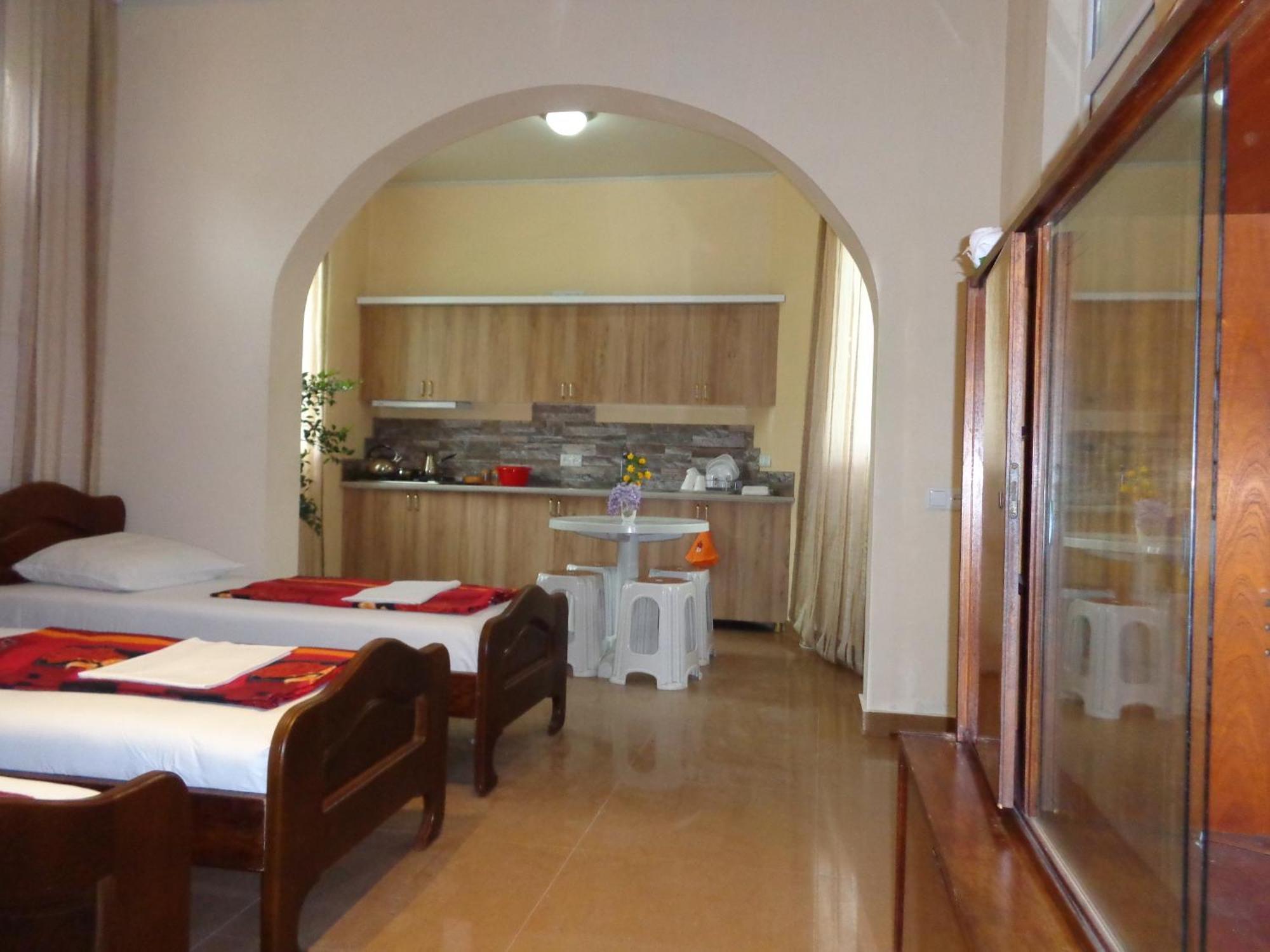 White Guest House Batumi Szoba fotó