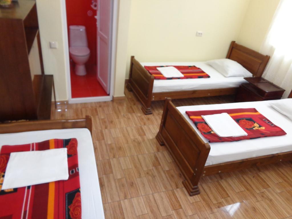 White Guest House Batumi Szoba fotó