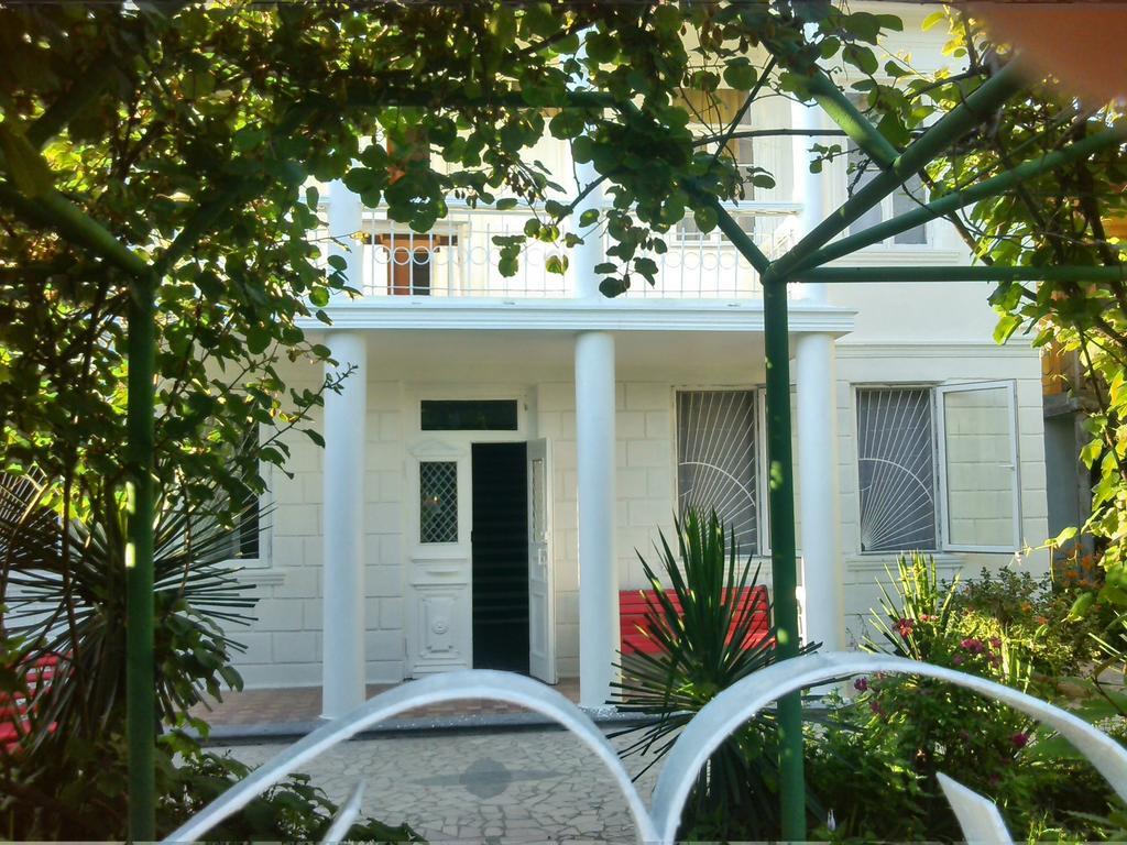 White Guest House Batumi Kültér fotó