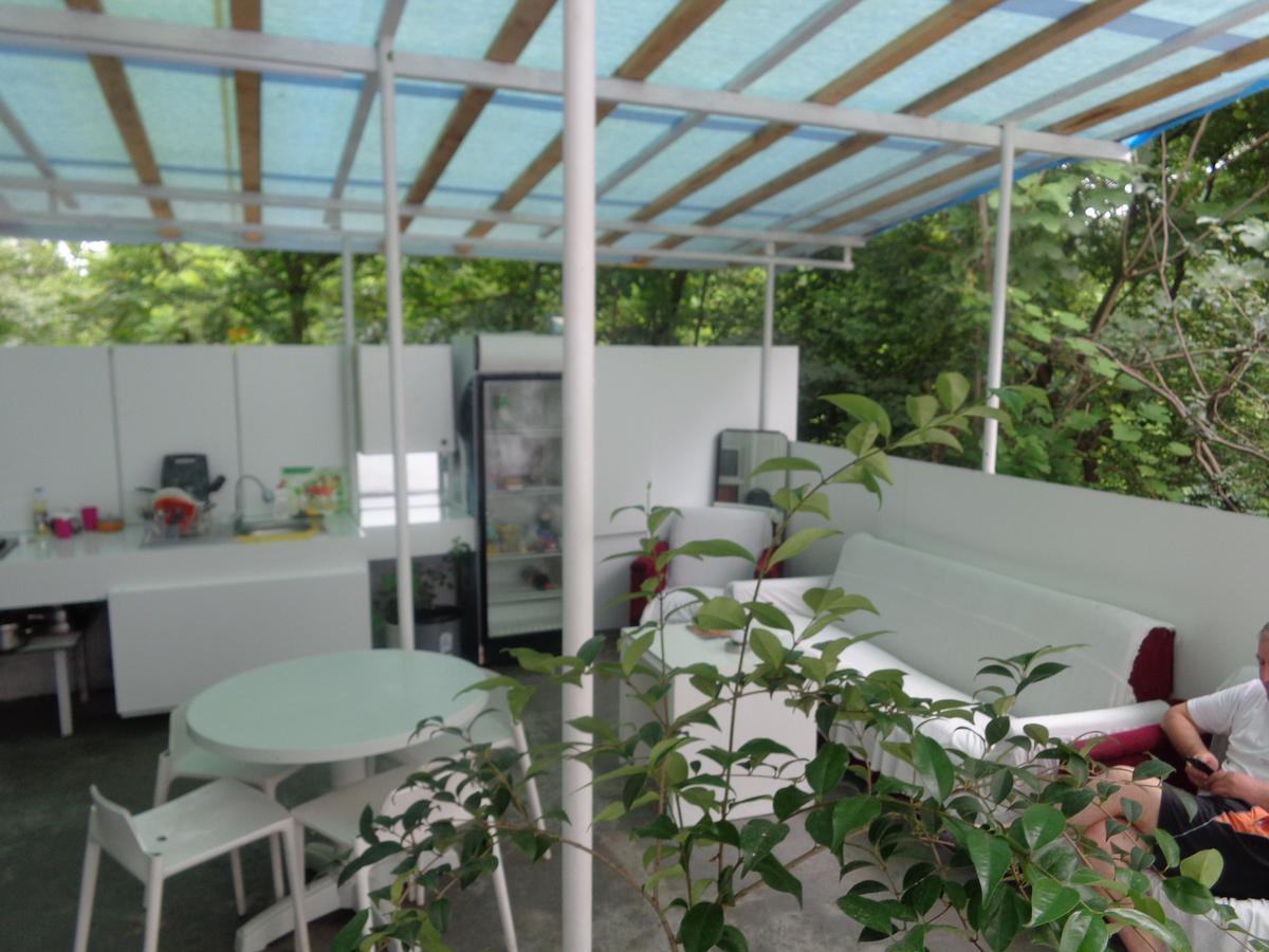 White Guest House Batumi Kültér fotó